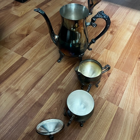 Vintage Silver Plated Footed Tea Pot with Sugar Bowl and Creamer Marked EP Brass - Picture 2 of 7